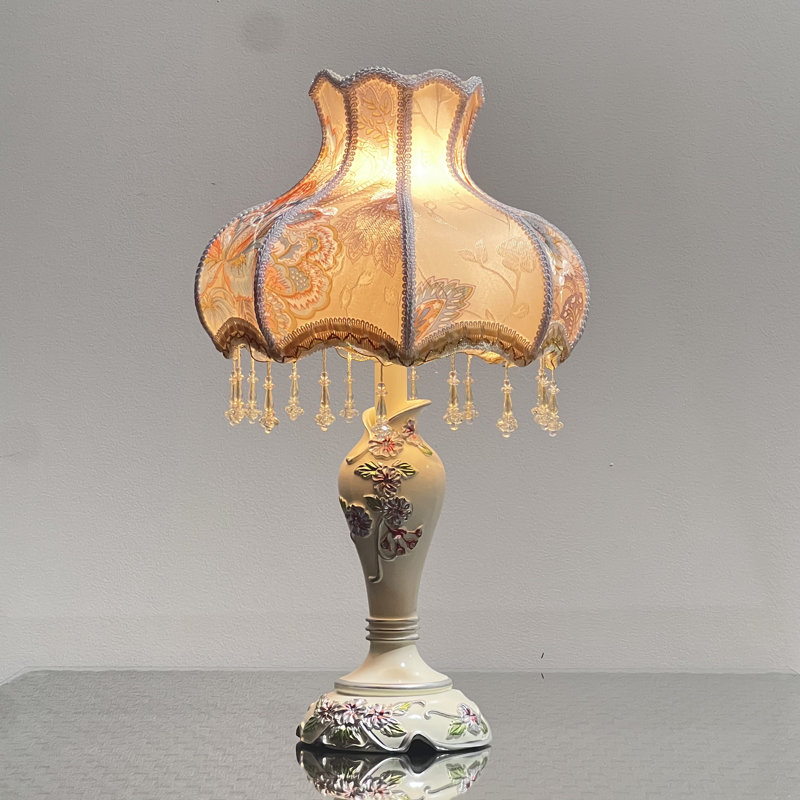 Lampe de table en résine Jerek
