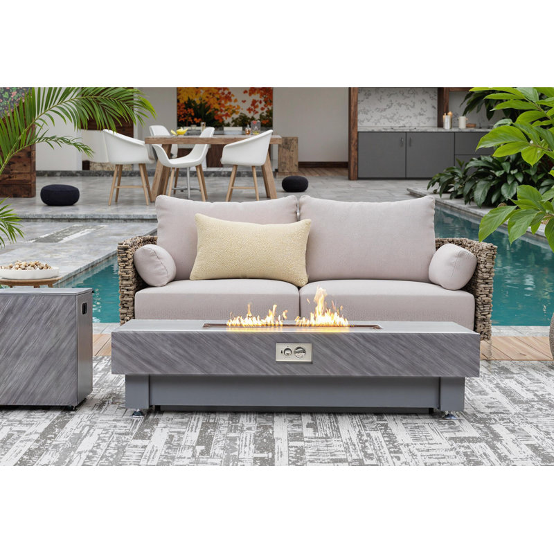 Table de foyer d'extérieur au gaz rectangulaire de 60 pouces avec housse de pluie pour les rassemblements de patio et de cour