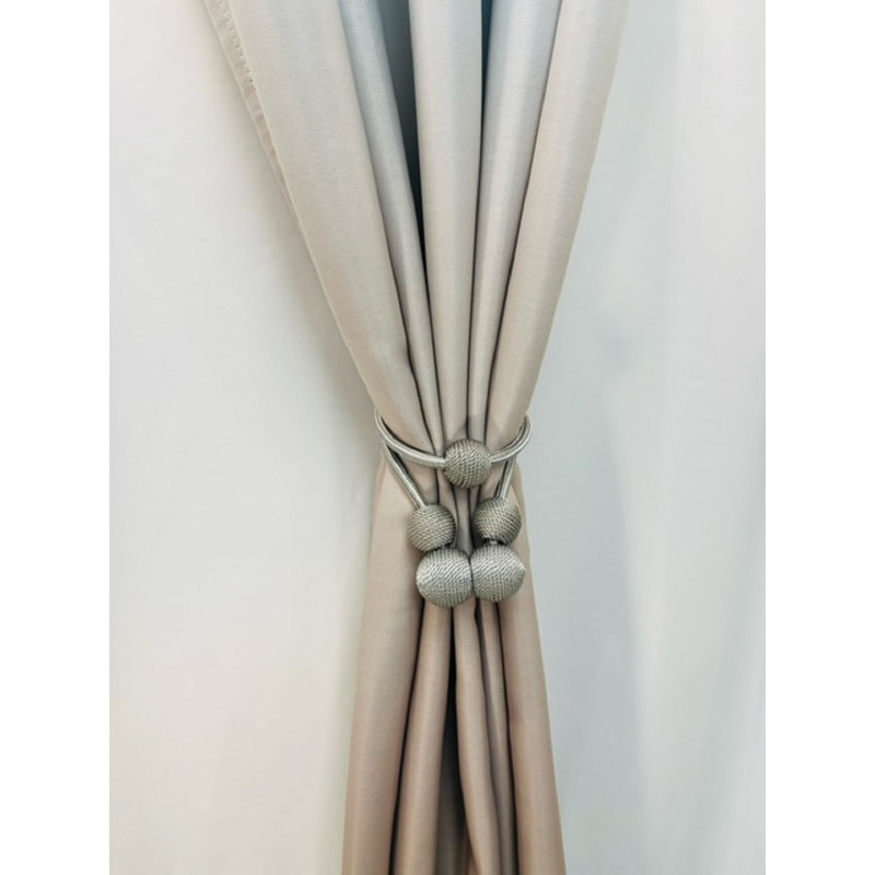 Embrasse pour rideaux, Argent