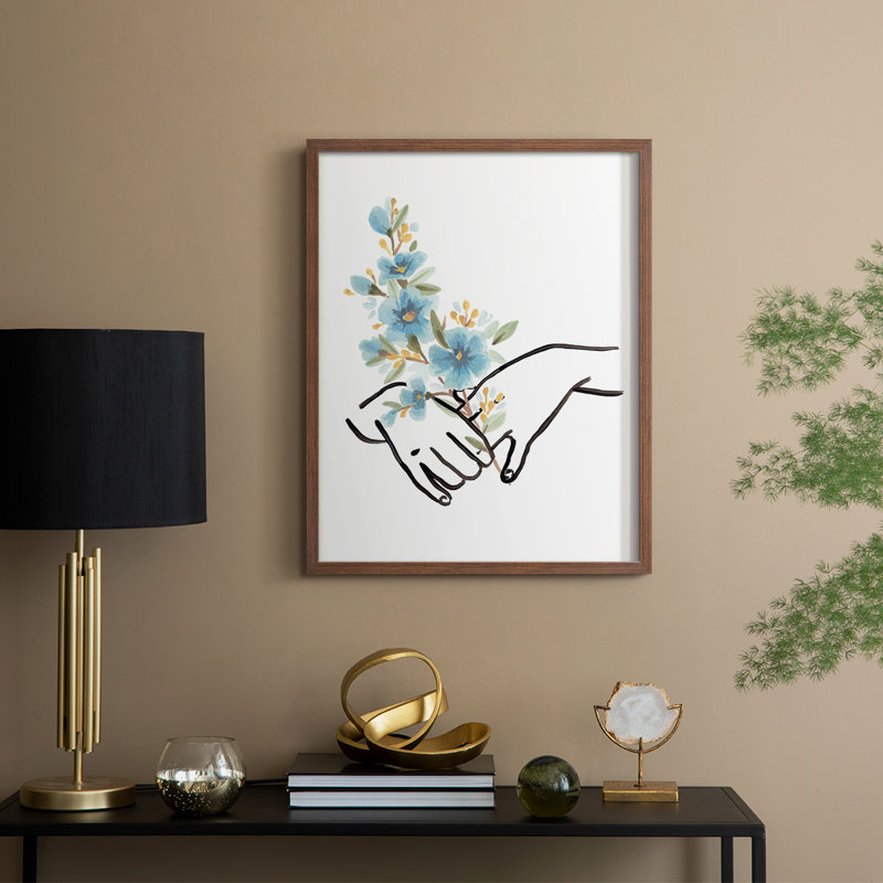 «HandsAndFlowersI», reproduction encadrée - bois massif, Noyer, H 30 po x l 24 po