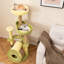 Tour à chat à plusieurs niveaux avec brosse à toilettage