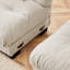 Luxueux canapé en chenille avec plusieurs coussins pour le salon, améliorant le confort et le style-597448146