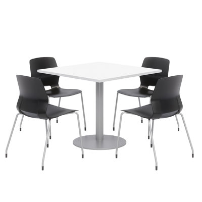 Ensemble de table carrée avec chaises