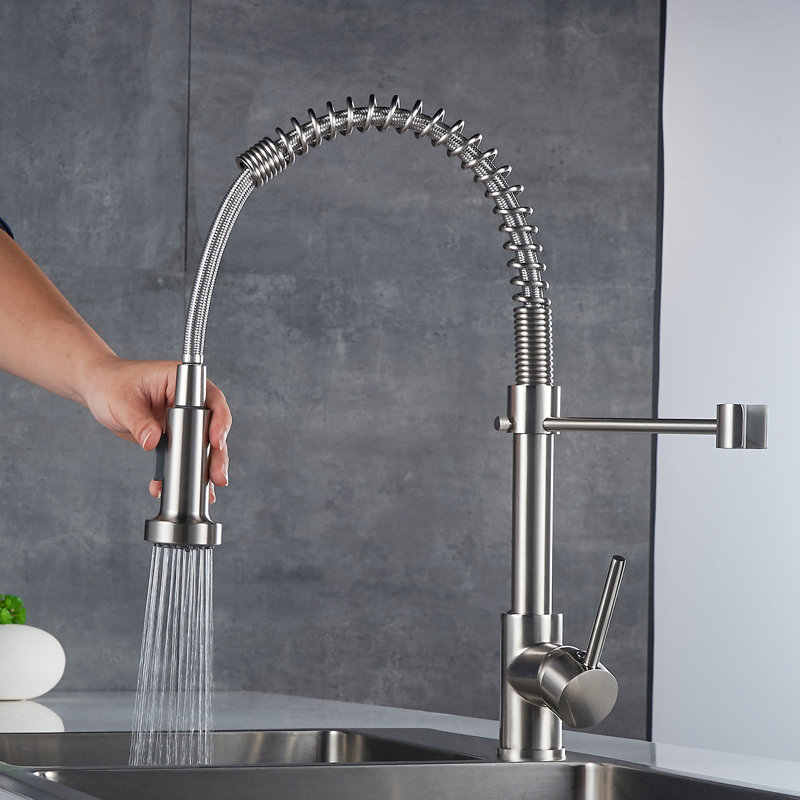 Robinet de cuisine en nickel brossé avec bec rétractable à poignée simple et aérateur rotatif à 360 degrés pour la maison