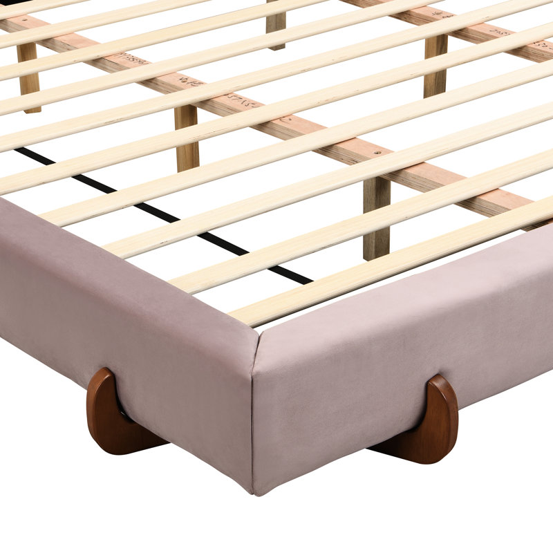Structure de lit très grand rembourrée en velours rose, lit épais de 4 pouces, pieds en bois d'hévéa brun et structure stable pour les côtés de la chambre à coucher,
