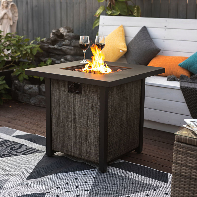 Foyer de table d'extérieur carré au propane avec pierres de lave et couvercle de L 28 po x H 25 po Mokena