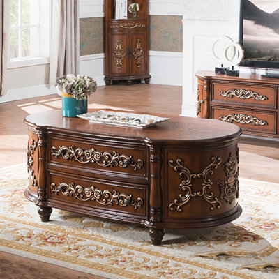 Table basse de style européen