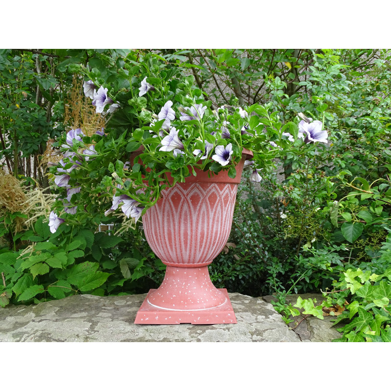 Valdivia Urn Planter
