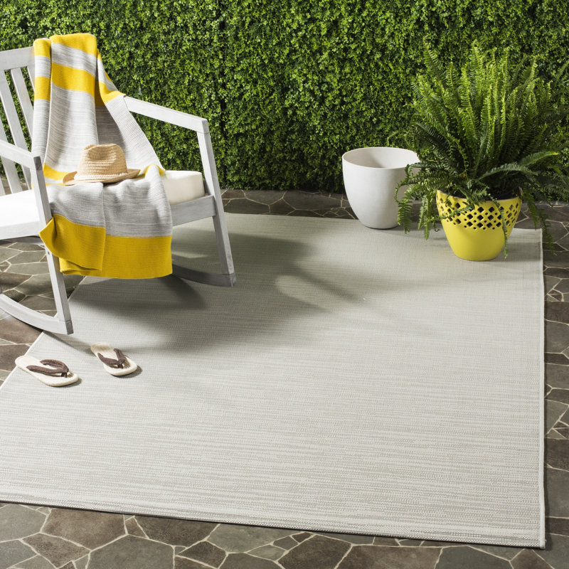 Tapis d'intérieur / extérieur de couleur unie Hollandale Performance, Rectangle 4 pi x 5 pi 7 po