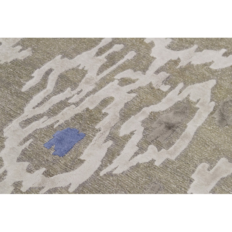 Ikat Area Rug in Gray