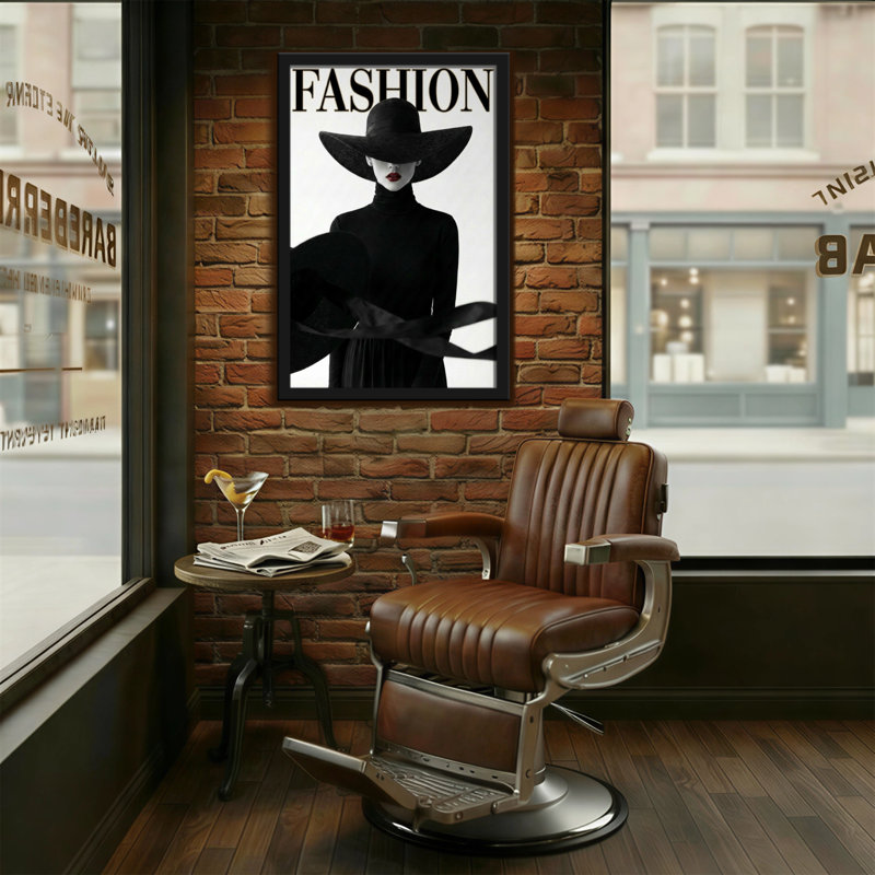 Mannequin avec chapeau noir et robe, H 36 po x l 24 po