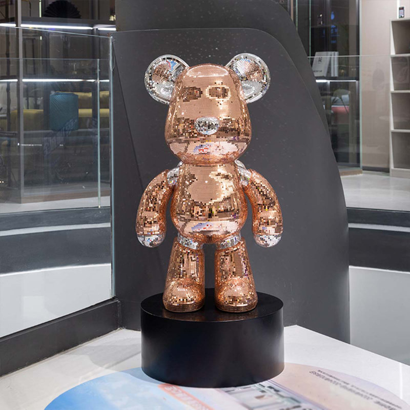 37,72 "Célébrité sur Internet" Ours violent "est livré avec une figurine dorée., Gold/Black