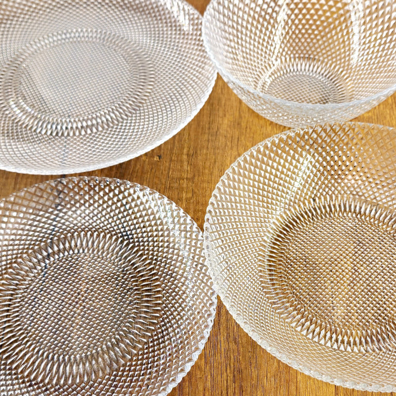 16-Piece Microwave & Oven Safe Glass Dinnerware Set with Plates and Bowls, Service for 4