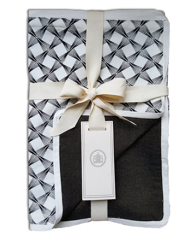 Thaksin Cotton Rectangle Placemat, Black