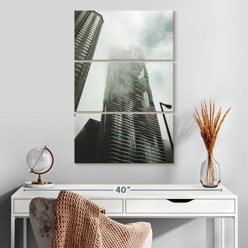 Lilie Chicago Skyscraper, 32" H x 20" W
