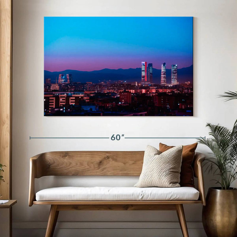 Horizon Cuatro Torres de Madrid, H 34 po x l 51 po
