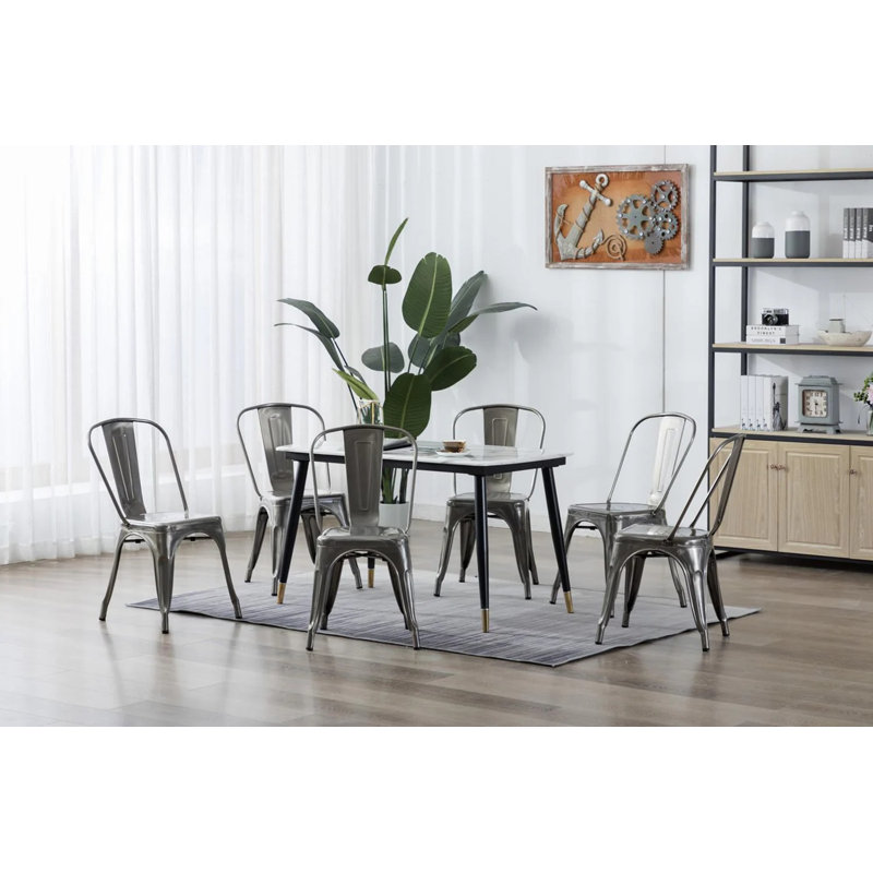 Chaise de salle à manger en métal