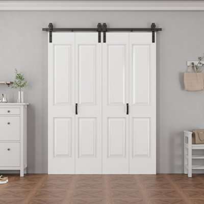 Porte de grange pliante double à 4 panneaux, âme creuse et bois manufacturé, 64 po x 84 po, avec quincaillerie incluse, panneaux de porte préassemblés (idéale pour les armoires, les garde-manger, les buanderies, les salles de bain et autres petites pièces).
