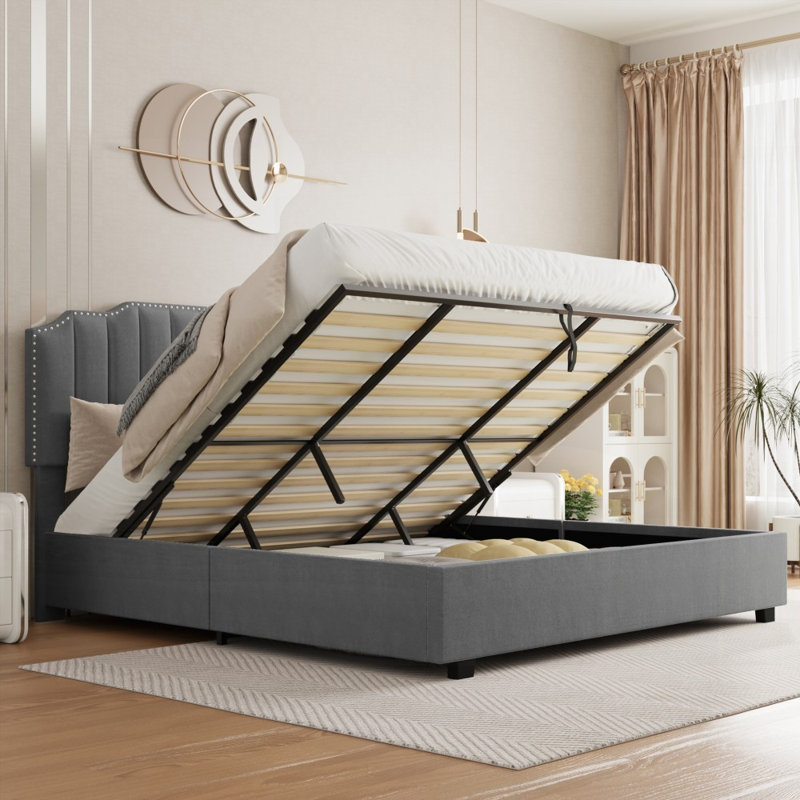 Grand lit tapissier en velours gris, construction en bois, grand lit de rangement pour structure