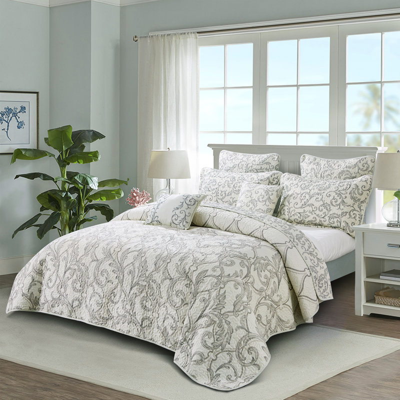 Polyester Damask Coverlet with Pillow Shams Included, Queen Coverlet + 4 Shams + 2 Throw Pillows, Grey/Lavender