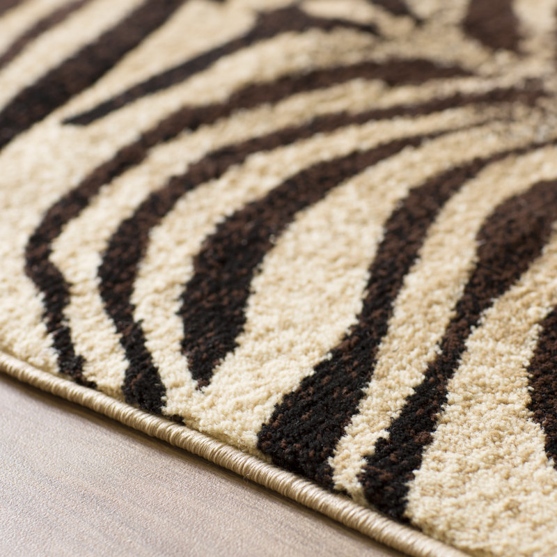 Tapis brun foncé / beige à imprimé animal Poway, Rectangle 5 pi 2 po x 7 pi 2 po
