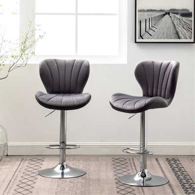 Siège contemporain pivotant et rembourré gris avec coussins, ligne verticale, repose-pieds de finition, silhouette ondulée à 2, pivotant sur 360 °, rembourrage en mousse épaisse,