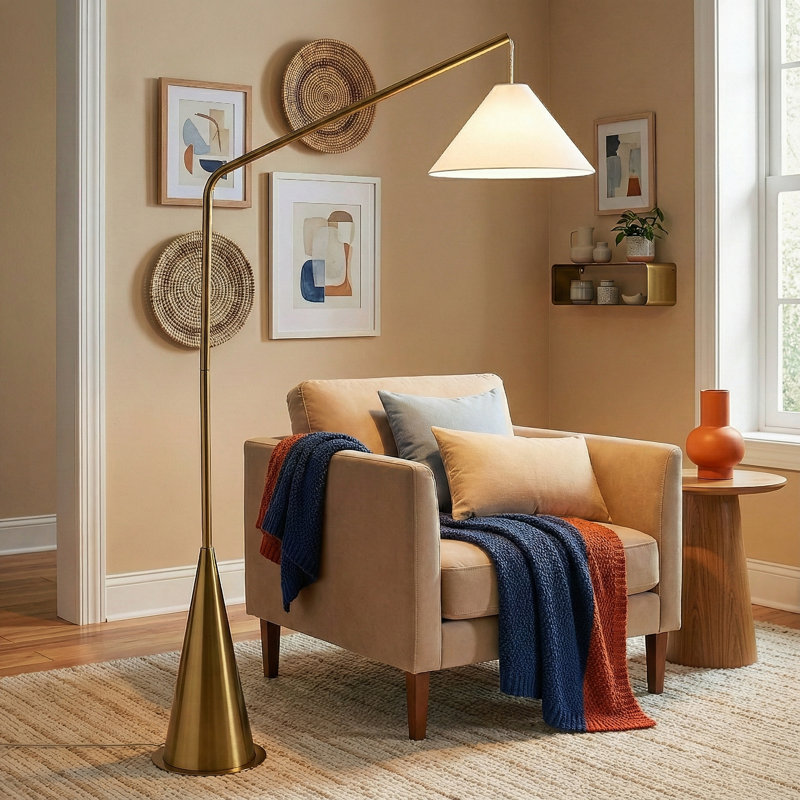 Hedgar 69'' Traditional Floor Lamp