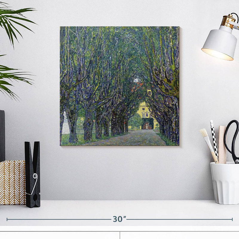 Route bordée d'arbres menant au manoir de Kammer, H 16 po x l 16 po