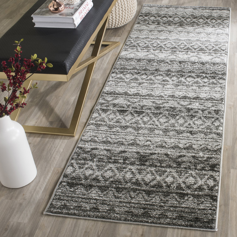 Tapis Wynn Performance Southwestern