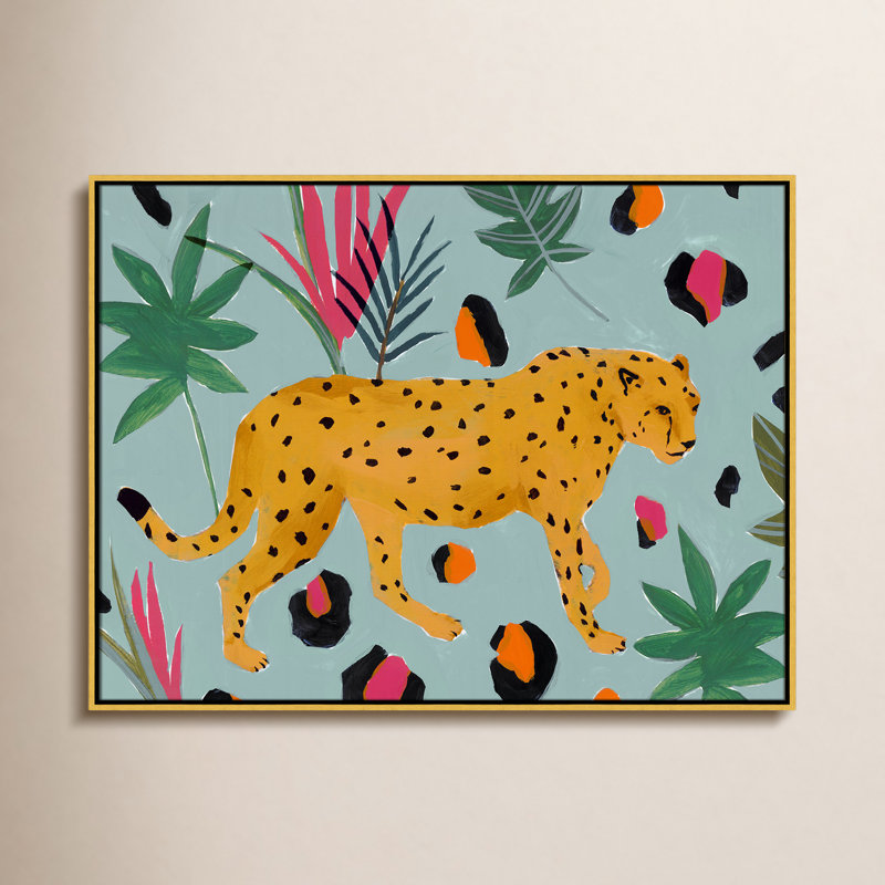 «Nyles Walking Cheetah II» par Isabelle Z - reproduction d'art, Toile avec cadre doré, H 31,5 po x l 41,5 po x P 2 po