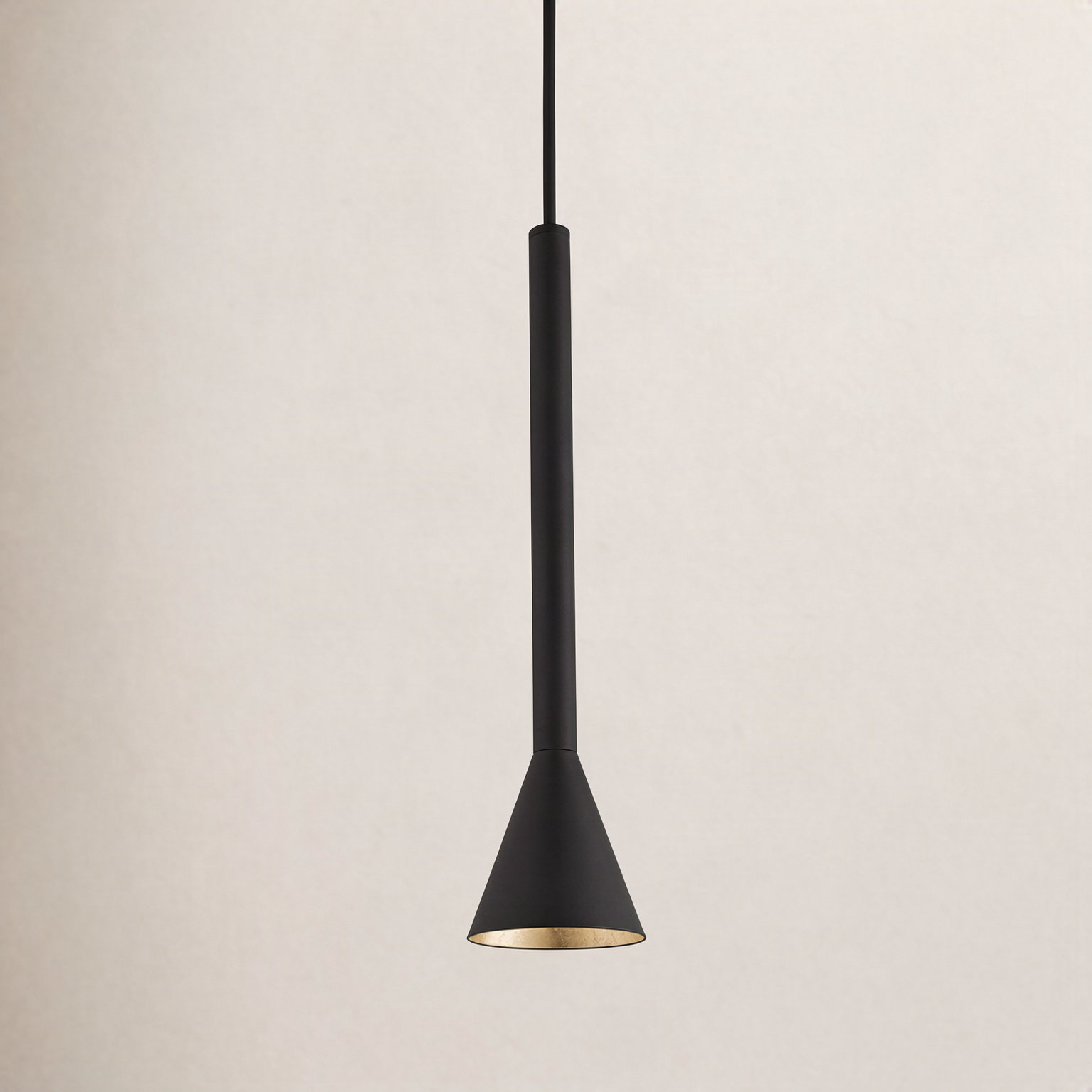 Tyrus Single Light Metal Pendant
