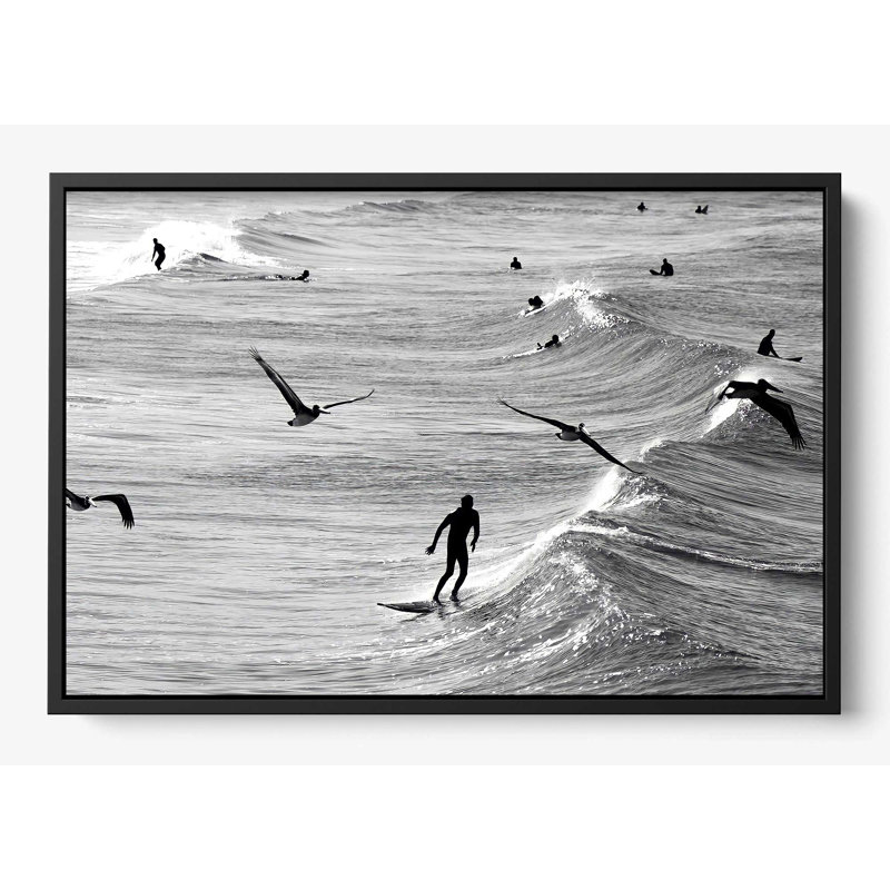 «Surfing With The Free», H 14 po x l 18 po, Noir, Impression encadrée sans passe-partout