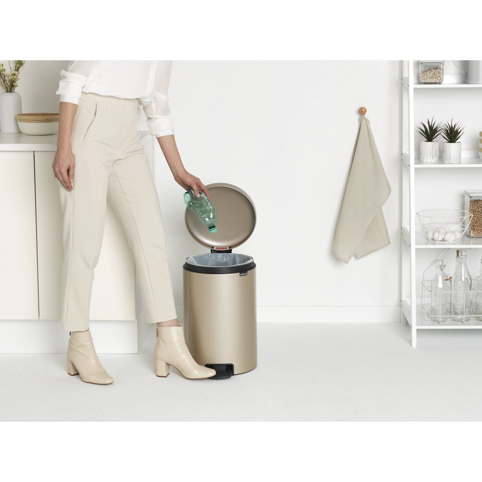 Brabantia Newicon Step On Trash Can, 5.3 Gallon (20 Liter), Metallic Gold