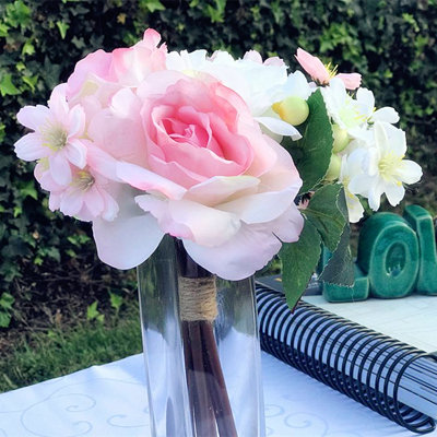 Bouquet de fleurs artificielles