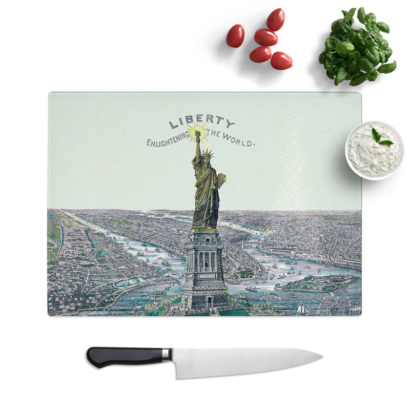 Tempered Glass The Statue of Liberty in New York Chopping Board, 28.5 cm W x 20 cm L
