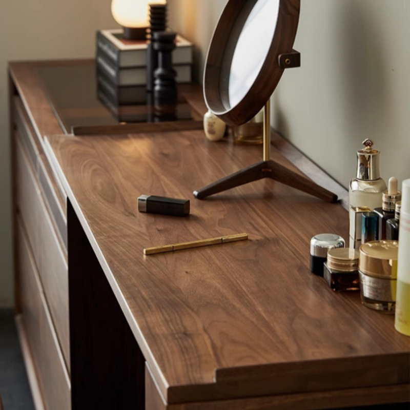 Commode rétro en bois de noyer
