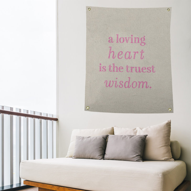 Tapisserie en polyester pour l’amour et le témoignage de la sagesse, H 36 po x l 26 po, Blanc / Rose