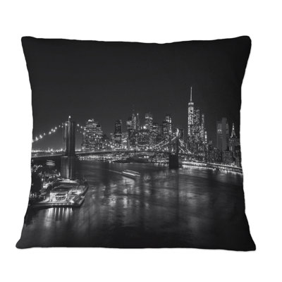 Design Art Black, White Picture Of The Skyline Of Manhattan - Colonial Printed Throw Pillow
