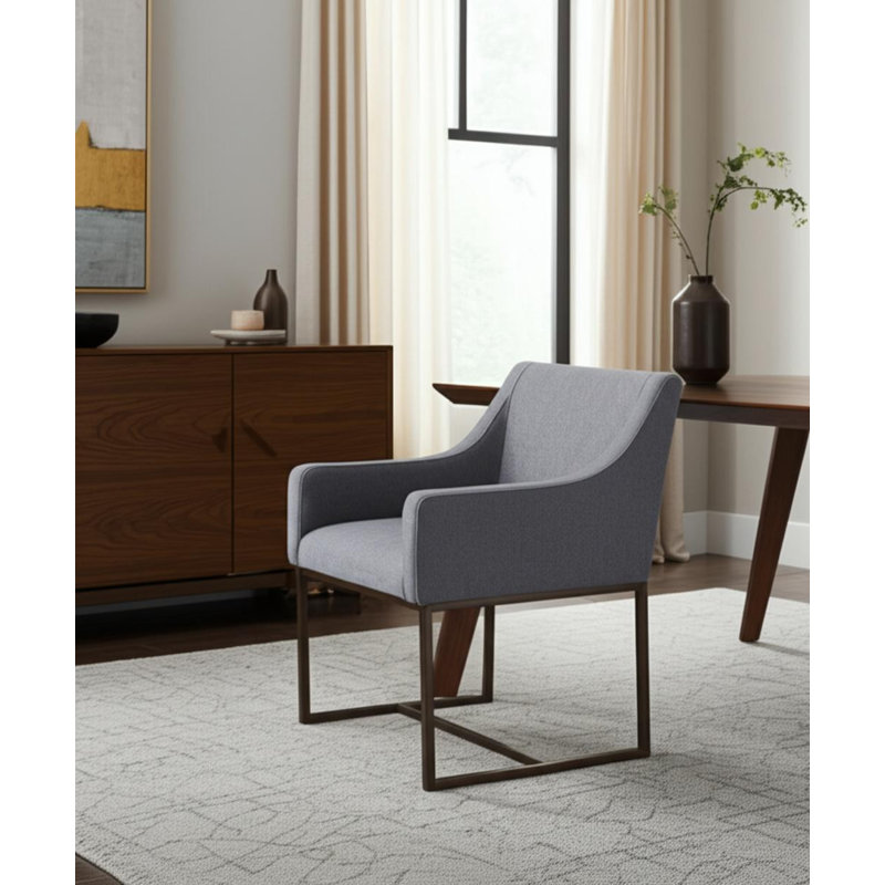 Chaise de salle à manger rembourrée en tissu gris et laiton antique, Grey