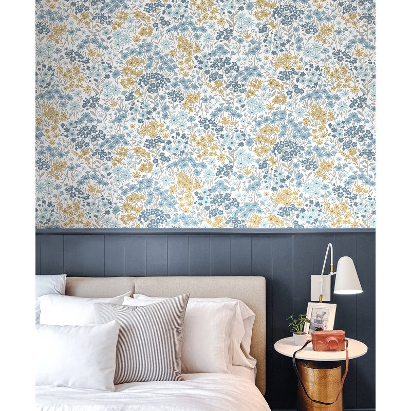 Ditsy Daisies Wallpaper, Light Blue