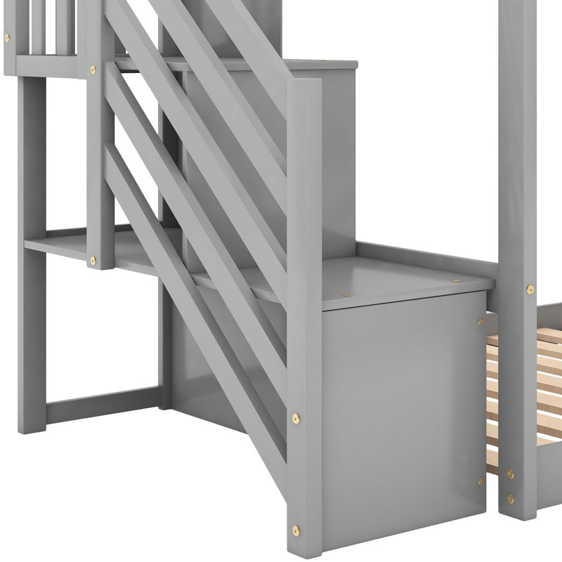 Lit superposé simple au-dessus de l'espace en gris avec glissade sécuritaire et escalier - l'élément le plus amusant et amusant du pin