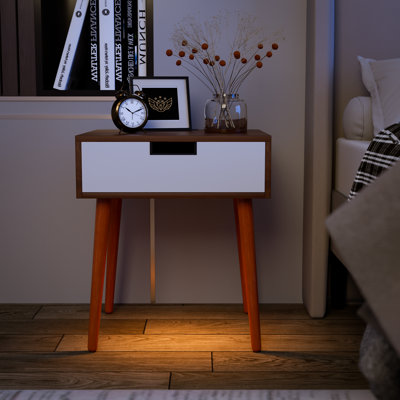 Table de chevet avec lumière DEL et port de charge