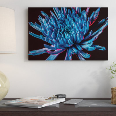 « blue spider mum » par elena kulikova, impression sur toile tendue