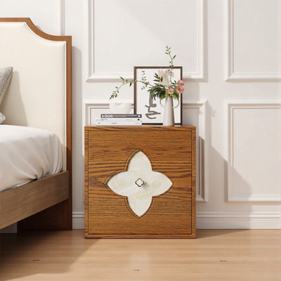 Petite armoire de rangement de style Mid-Century moderne avec porte décorative étoile et tablette
