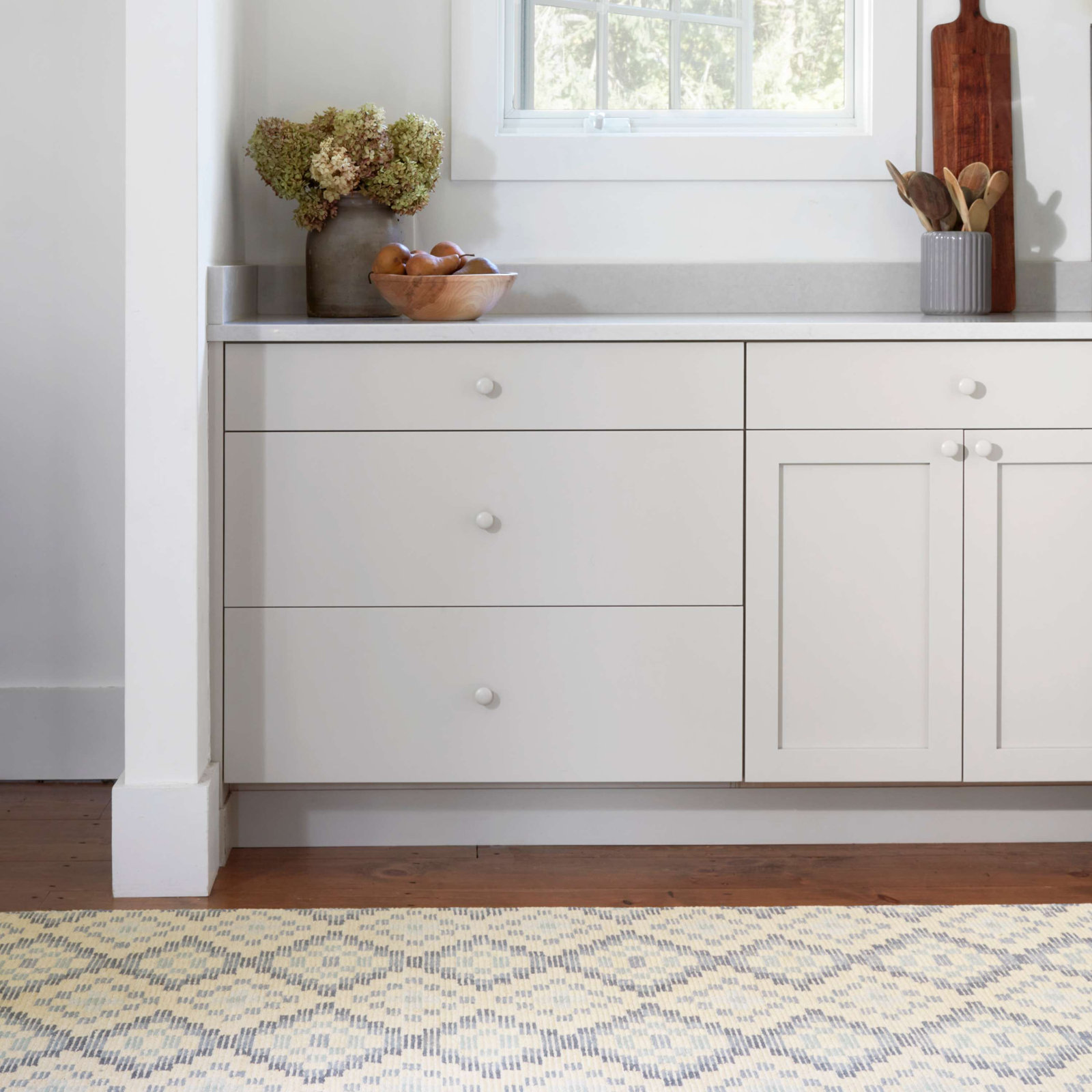 Diamond Cove Blue Hand-Tufted Wool Geometric Rug, Runner 2'6" x 8'