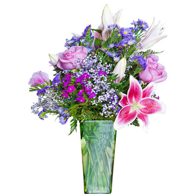 Bouquet de fleurs dans un vase en carton