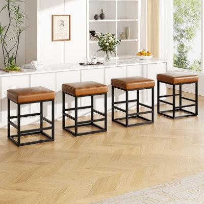 Modern Edge, Cozy Feel: tabourets de bar rembourrés en similicuir pour chaque maison