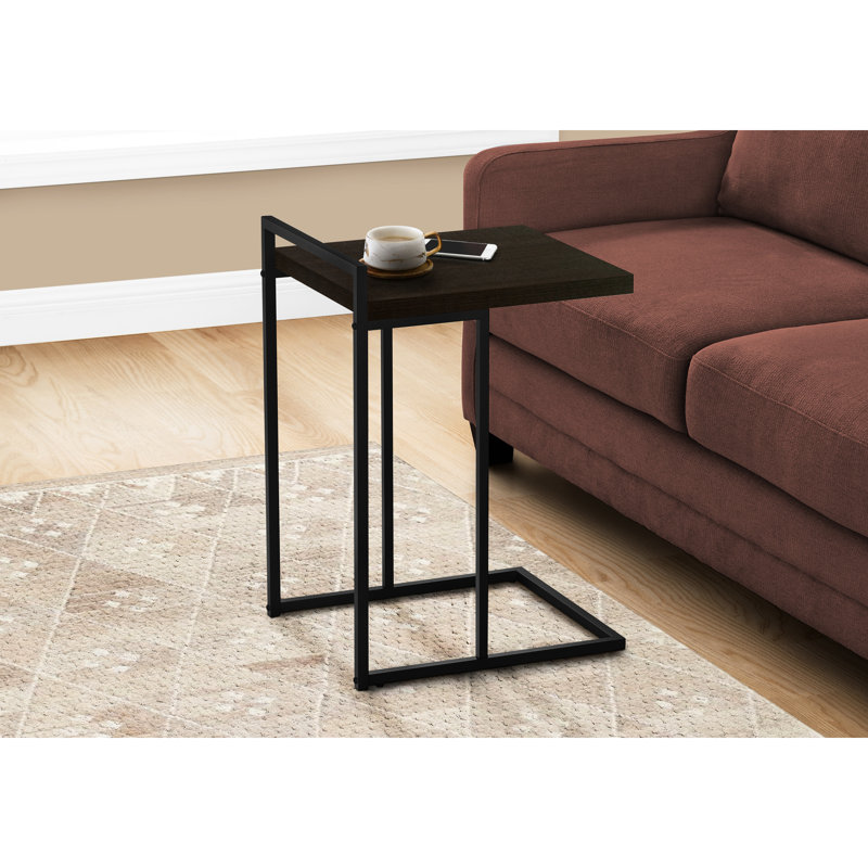 Table d'appoint avec plateau en stratifié brun épais et pieds en métal noir pour la base rectangulaire du salon