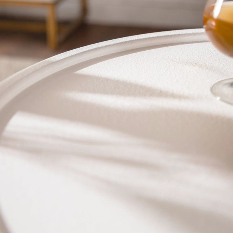 Table d'appoint ronde faite à la main, blanc crème, piédestal, sans assemblage, convient au bureau à domicile, design moderne, couleur blanche en bois profonde fabriquée à la main de 27,05 pouces, style de salon idéal,