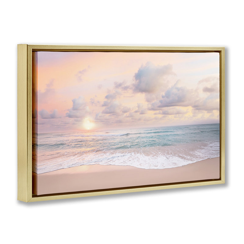 Cadre flottant Cloudy Sunset Seaside Shore, design par Sissi et Seb, H 21 po x l 31 po, Cadre flottant métallique doré